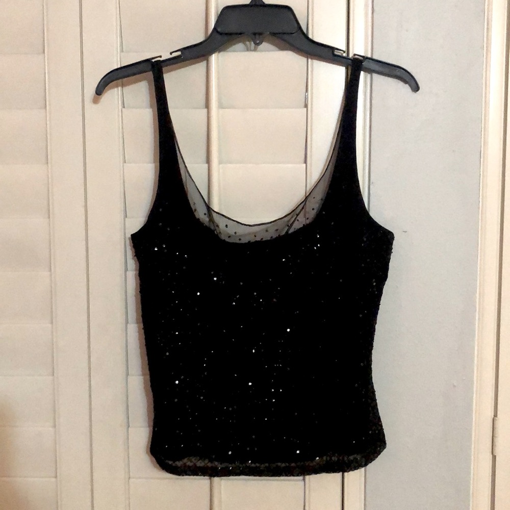 🤩✨✨Tahari sequined black top